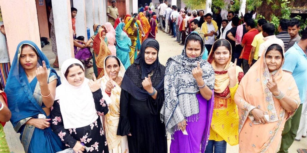 भारत में चुनाव प्रक्रिया EVM VVPAT मतदान केंद्र और वोटिंग सिस्टम की पूरी जानकारी